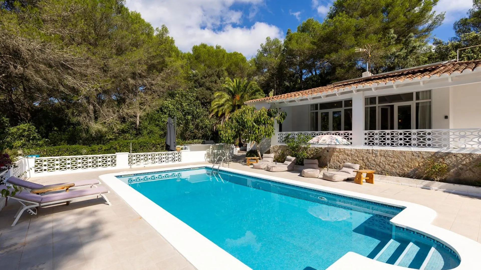 Villa Caterina Authentic Villa In Quiet, Wooded Area Es Mercadal
