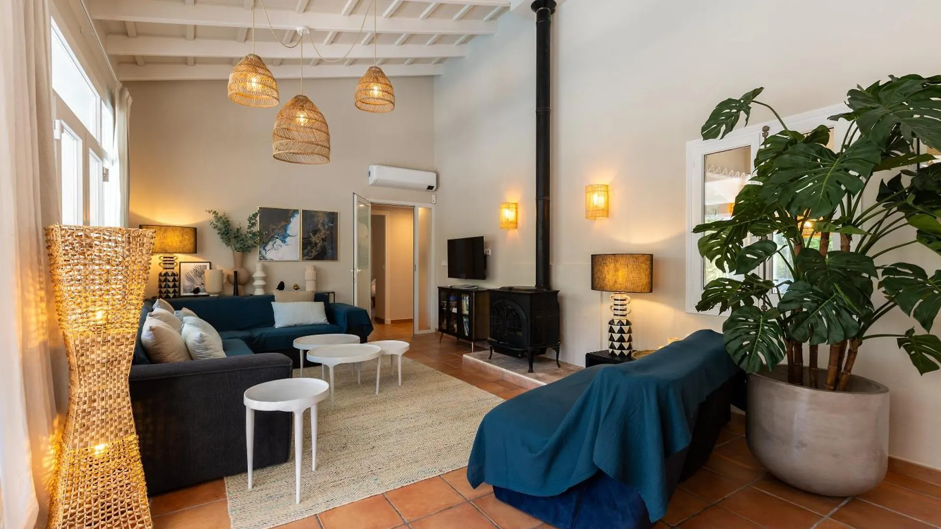 Villa Caterina Authentic Villa In Quiet, Wooded Area Es Mercadal