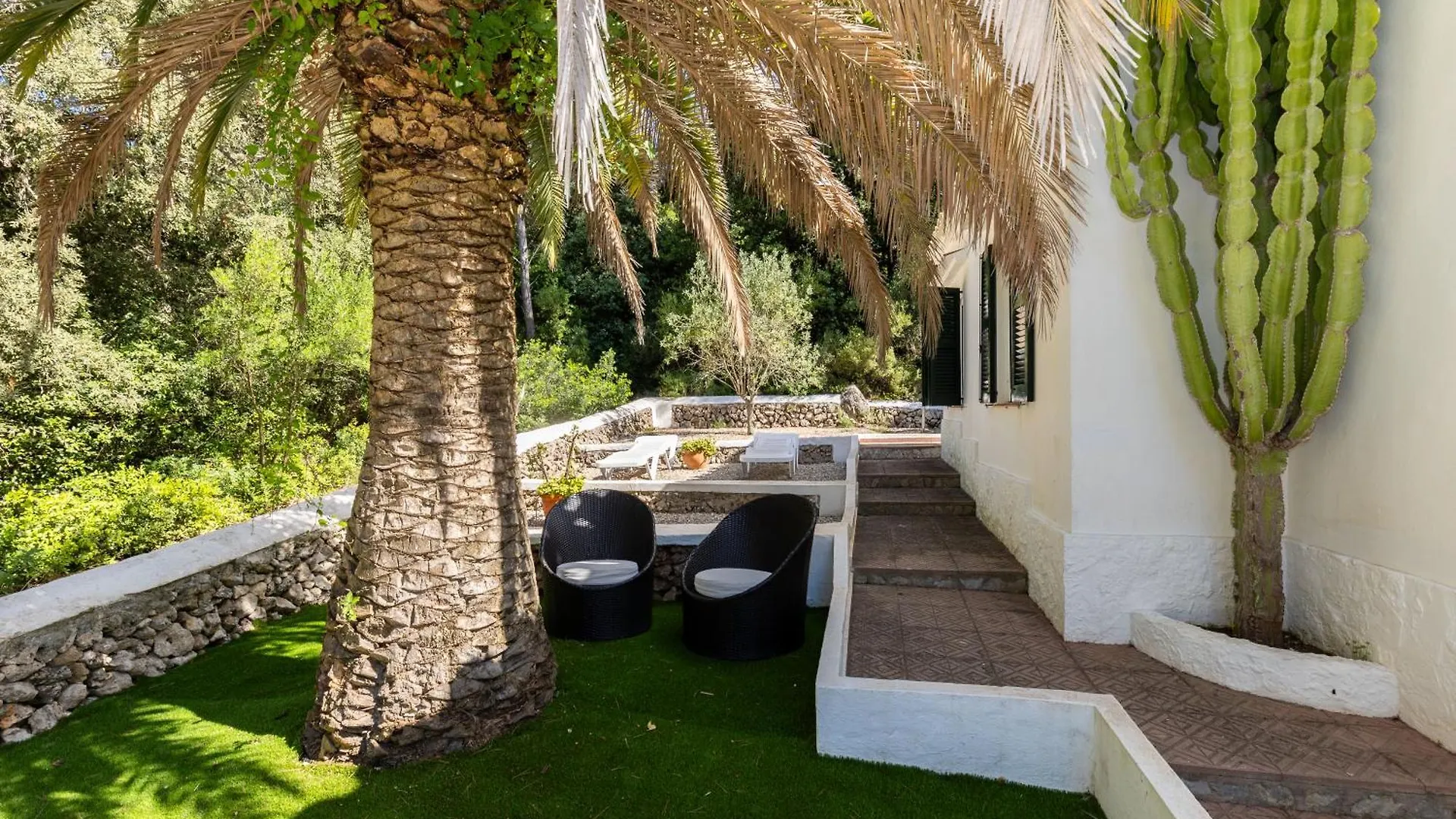 Villa Caterina Authentic Villa In Quiet, Wooded Area Es Mercadal